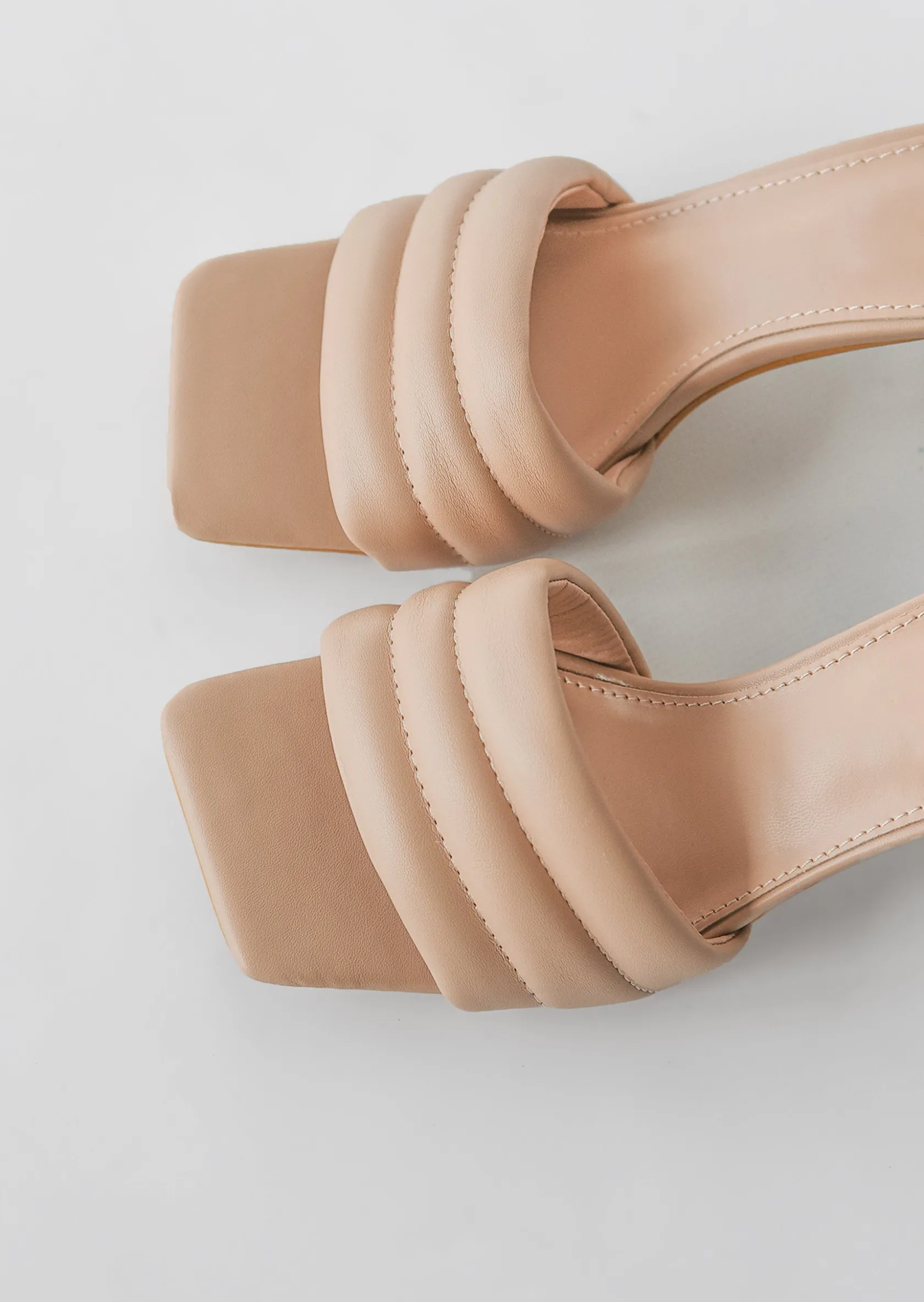 Outfitbook Mules matelassées beige Shop