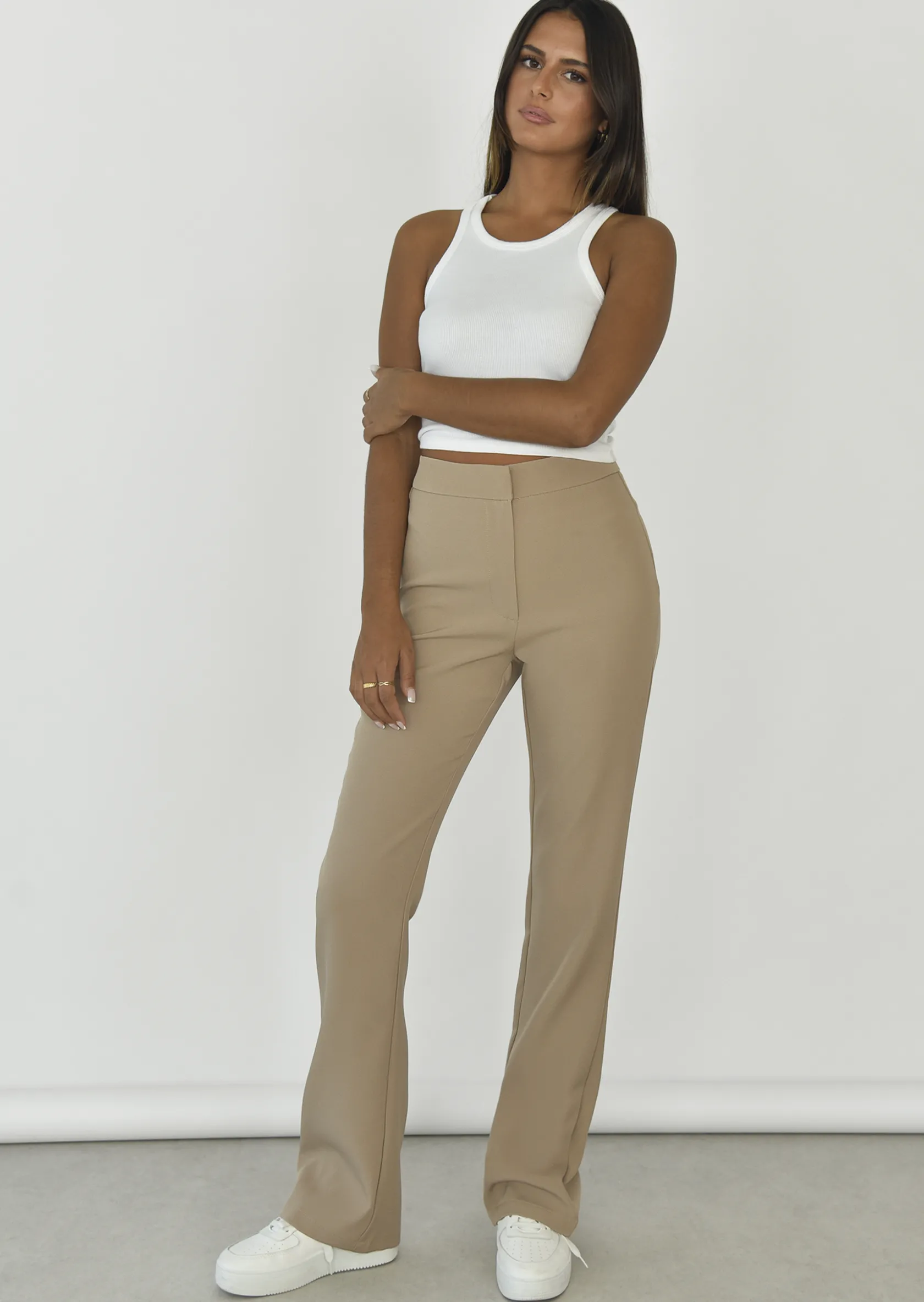 Outfitbook Pantalon ajusté TAUPE Online