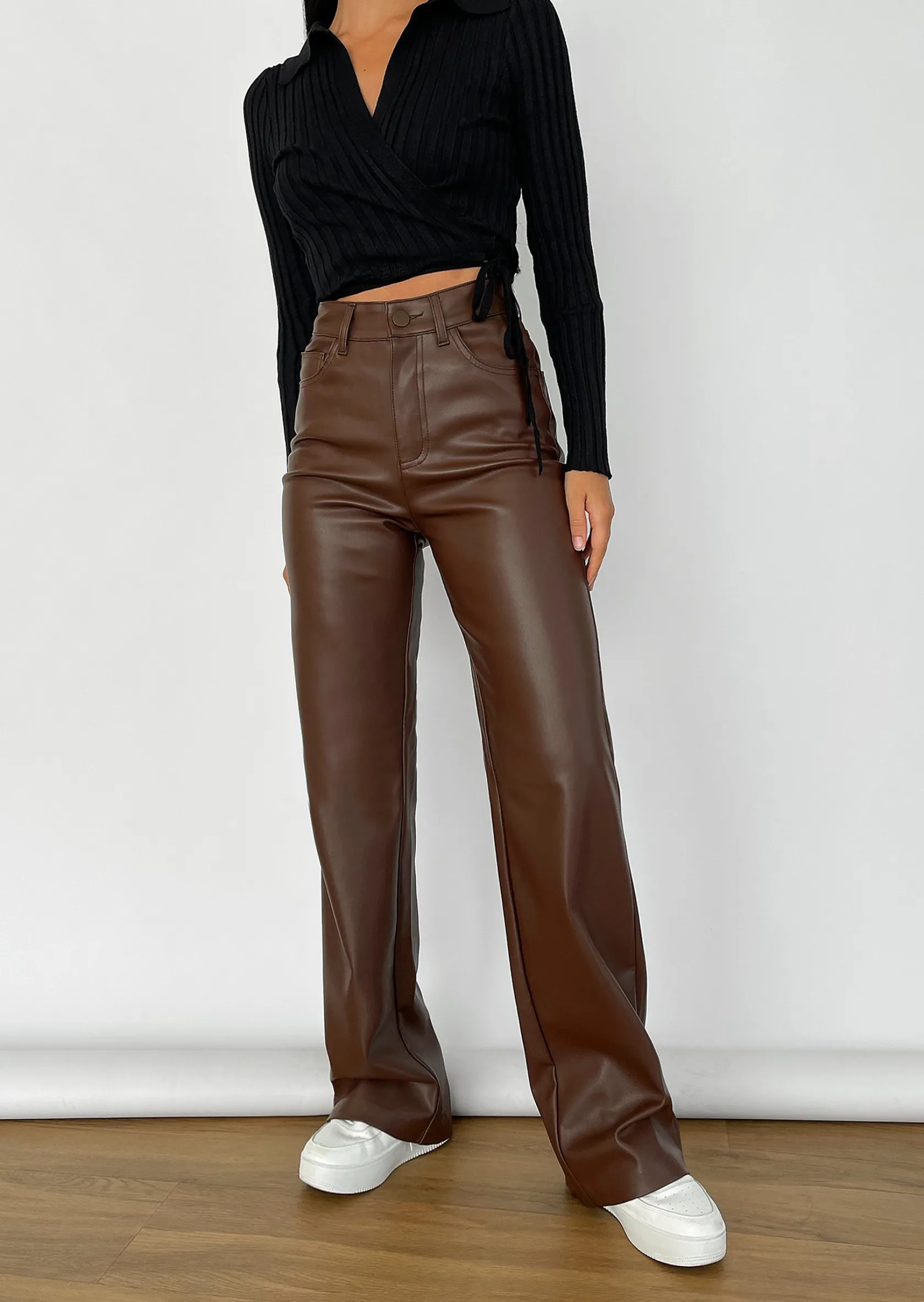 Outfitbook Pantalon large en simili cuir MARRON Outlet